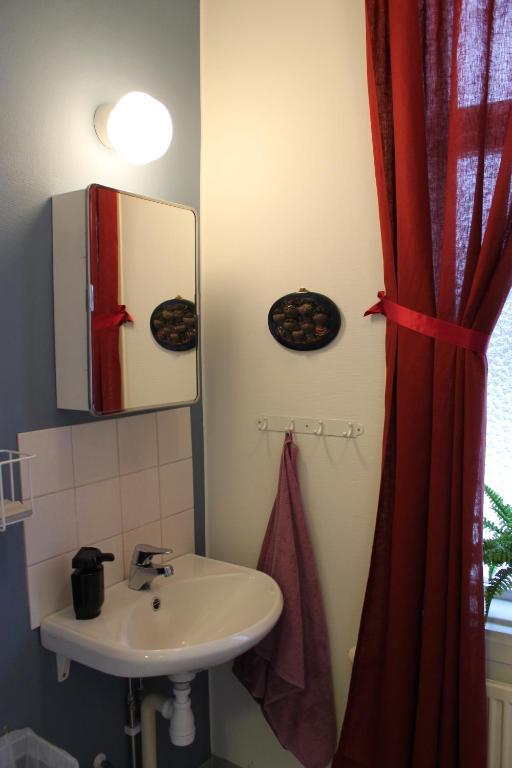 Stationshusets Hotell Och Cafe Köping Kültér fotó