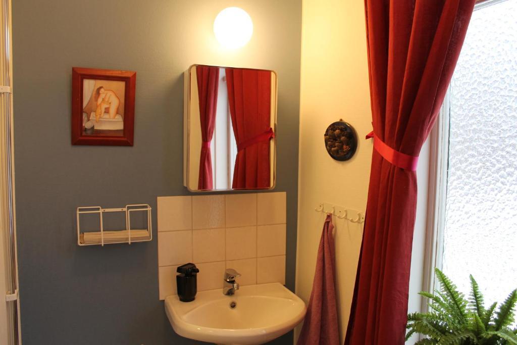 Stationshusets Hotell Och Cafe Köping Kültér fotó